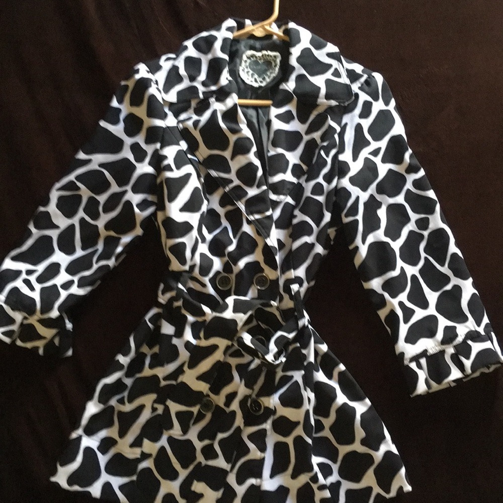 Short sleeve, formal coat